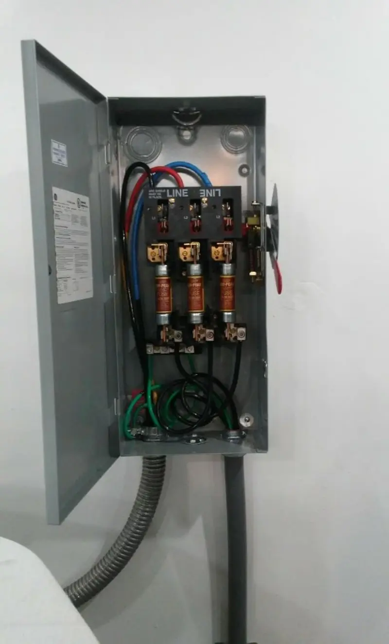 Three-phase disconnect switch installed for Smoke Detector Installation in Menlo Park